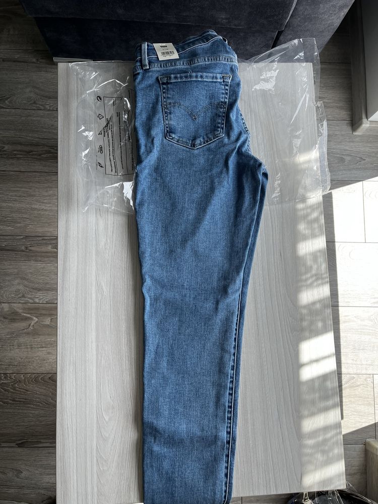 Spodnie damskie Levis 711 Skinny - rozm. 27