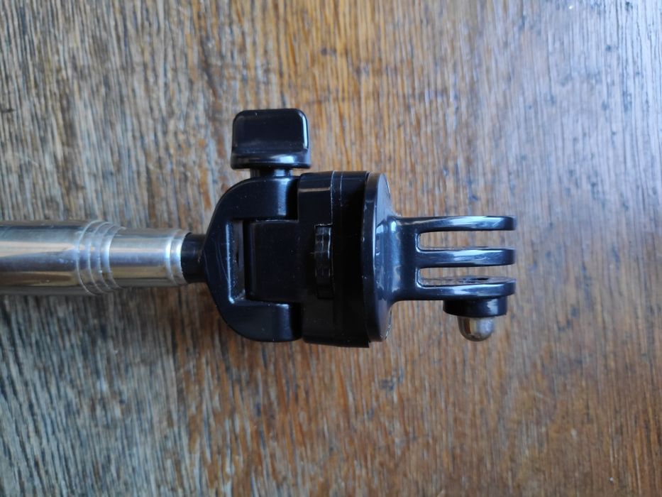 Selfie stick com adaptador camera/telefone