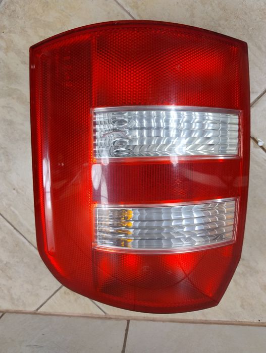 Audi a2 lampa tył prawa 99-05 wkład żarówek oryginał wysyłka OLX 8Z0