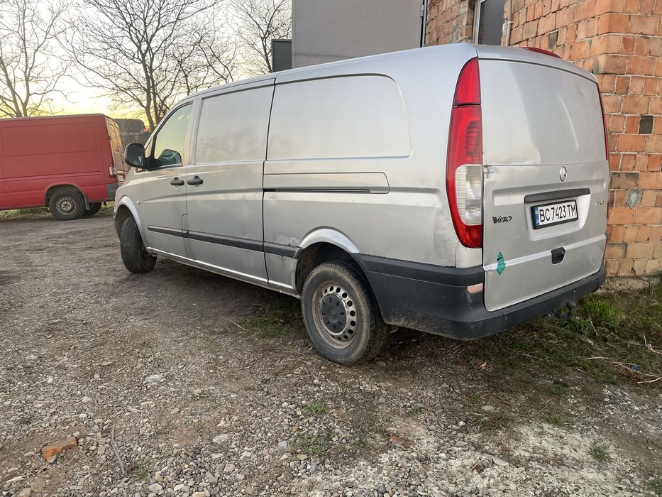 Мерседес віто 111 2005 року