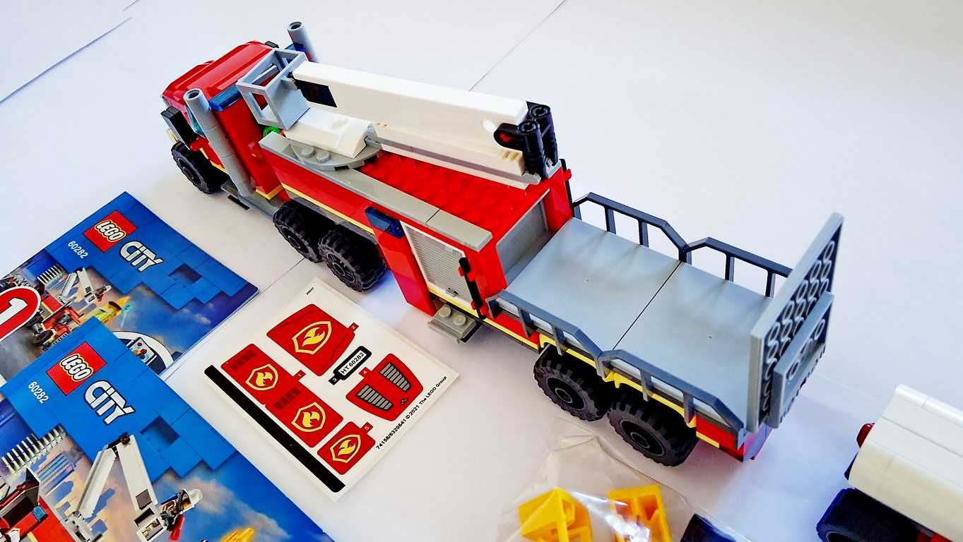 Lego City 60282 Fire Command Unit em peças novas semi montado