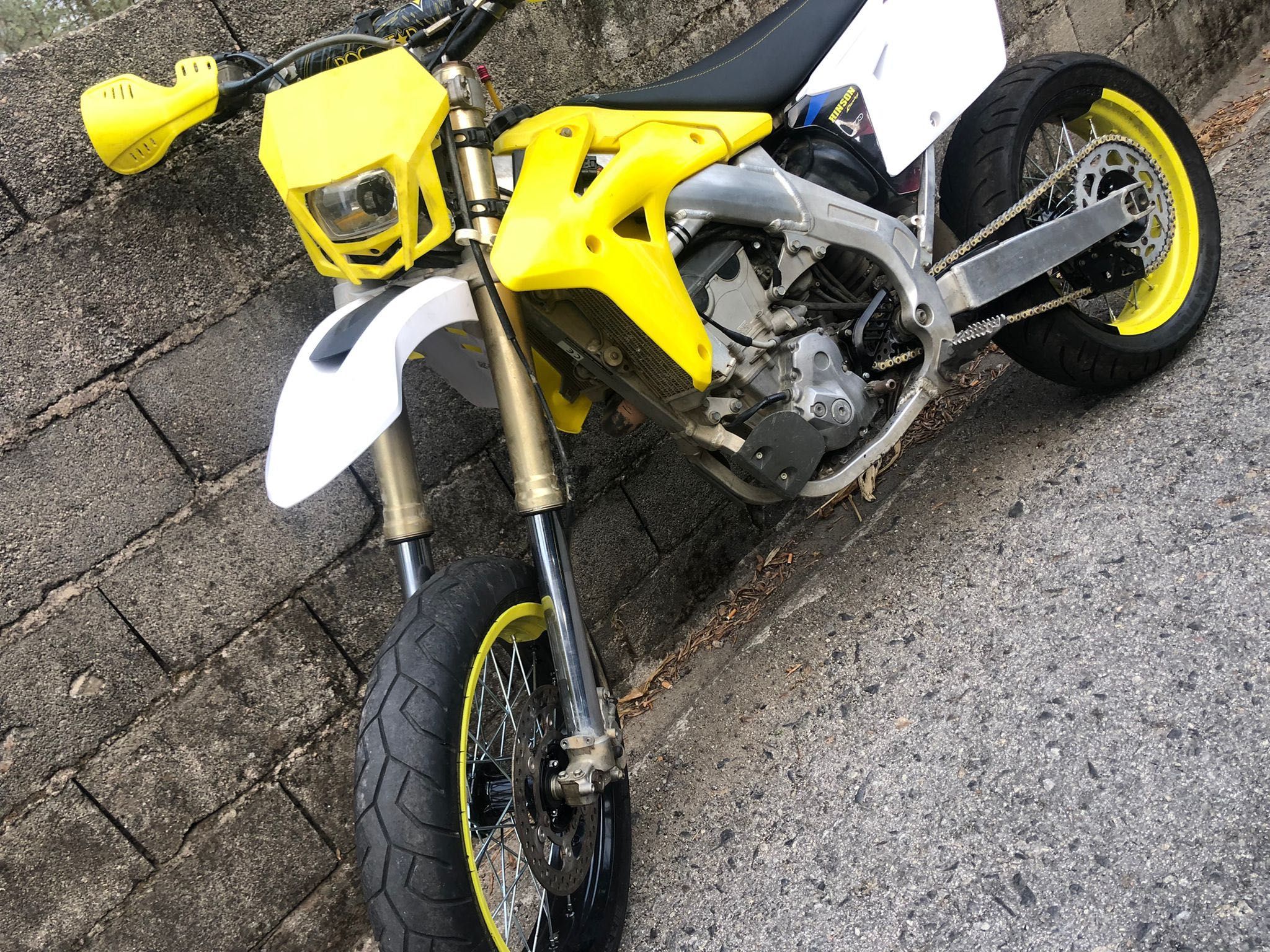 Suzuki rmz 450 matriculada