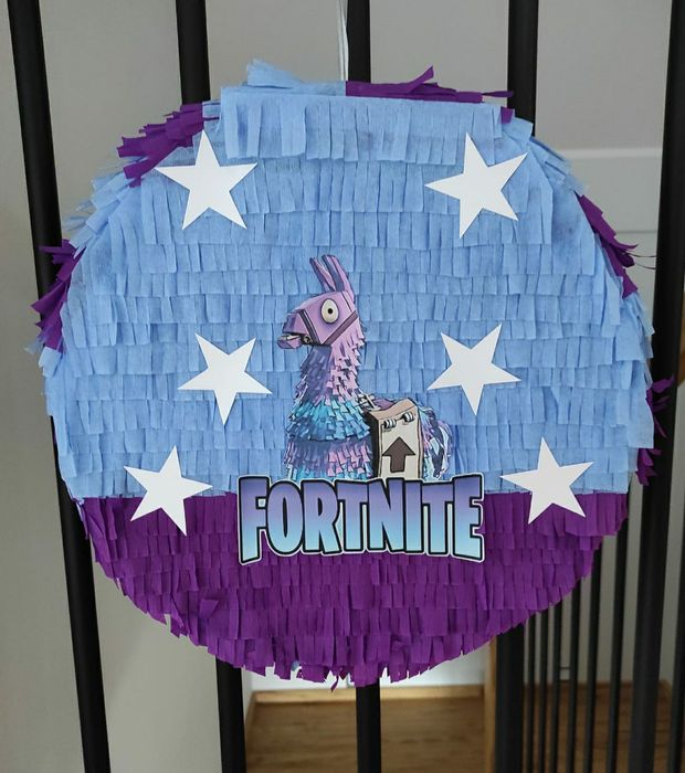 Piniata Fortnite z kjjem do rozbicia