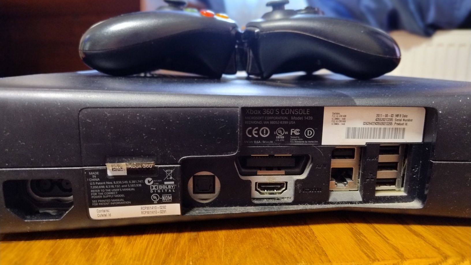 Продам приставку Xbox 360 slim