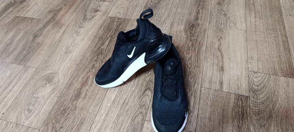 Кроссовки демисезонные Nike AIR MAX 270 AO2372-001 р.33.5 черные