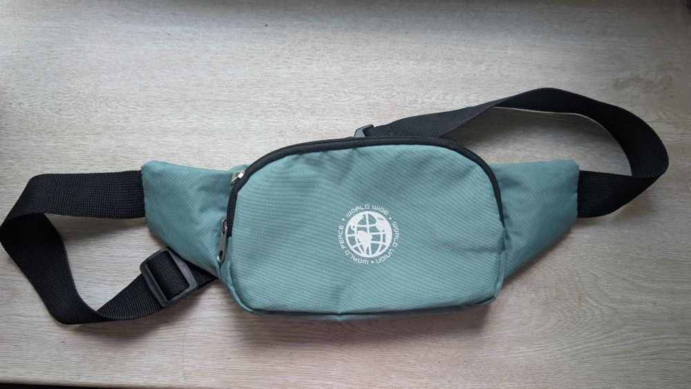 Бананка на два отделения на молнии