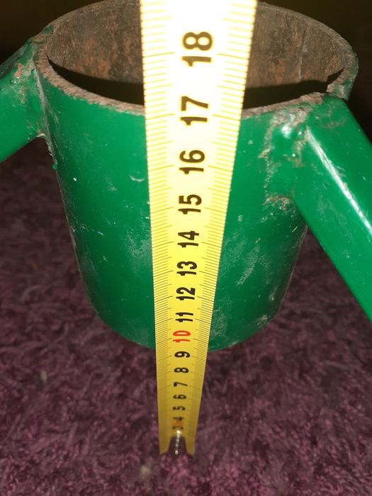 Підставка під ялинку. Тринога .