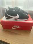 NIKE Cortez Classic Leather EUR 40,5 damskie