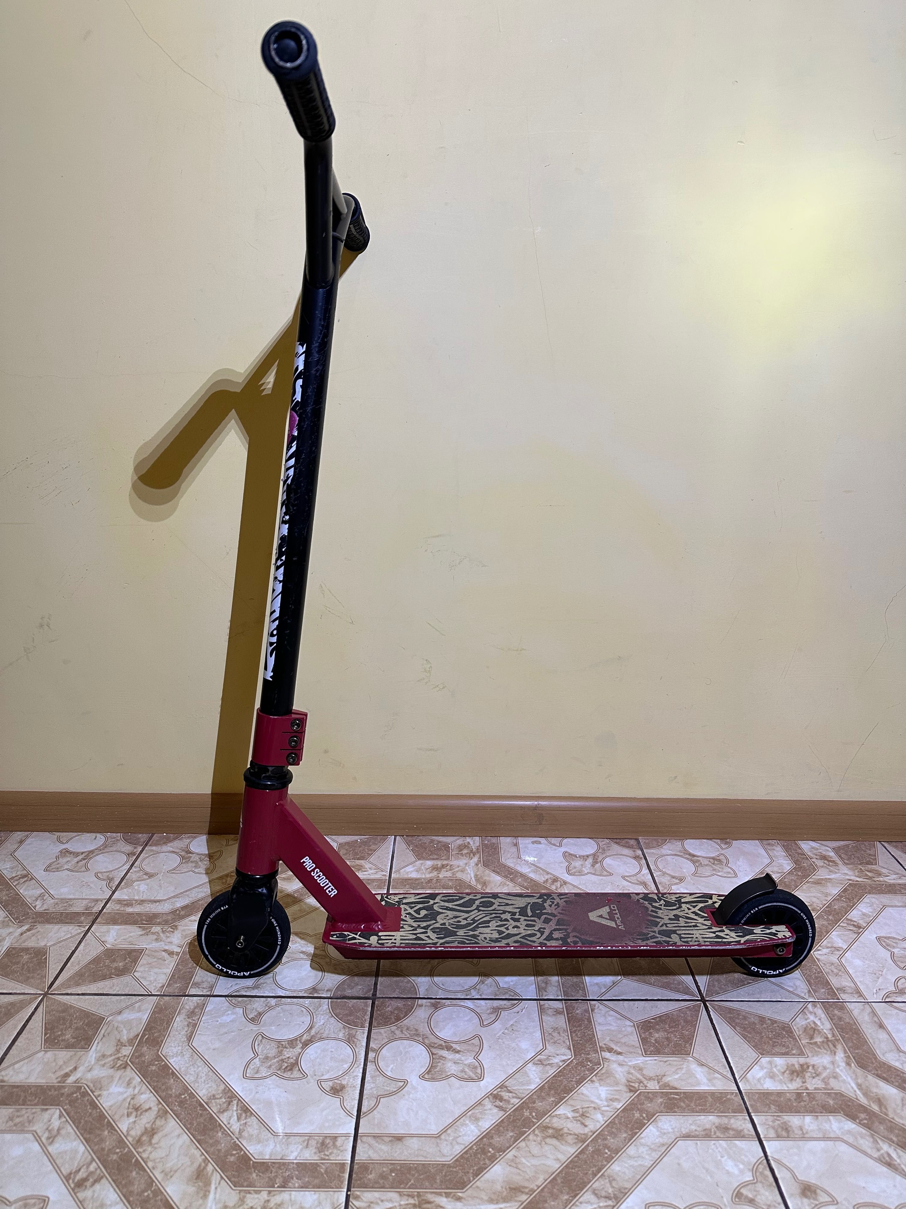Самокат трюковий Apollo Stunt Scooter - Graffiti Pro 4.0 - Red