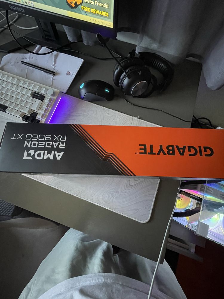 Gigabyte RX9060 XT 8GB Gaming OC Nova