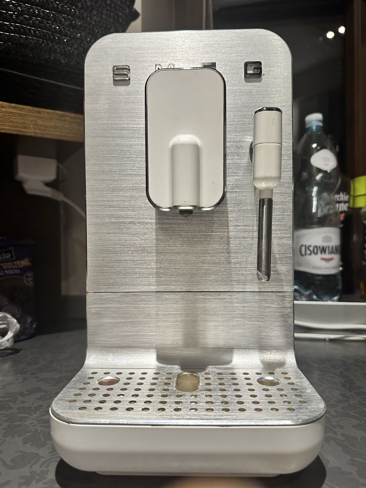 Smeg ekspres do kawy w stylu retro