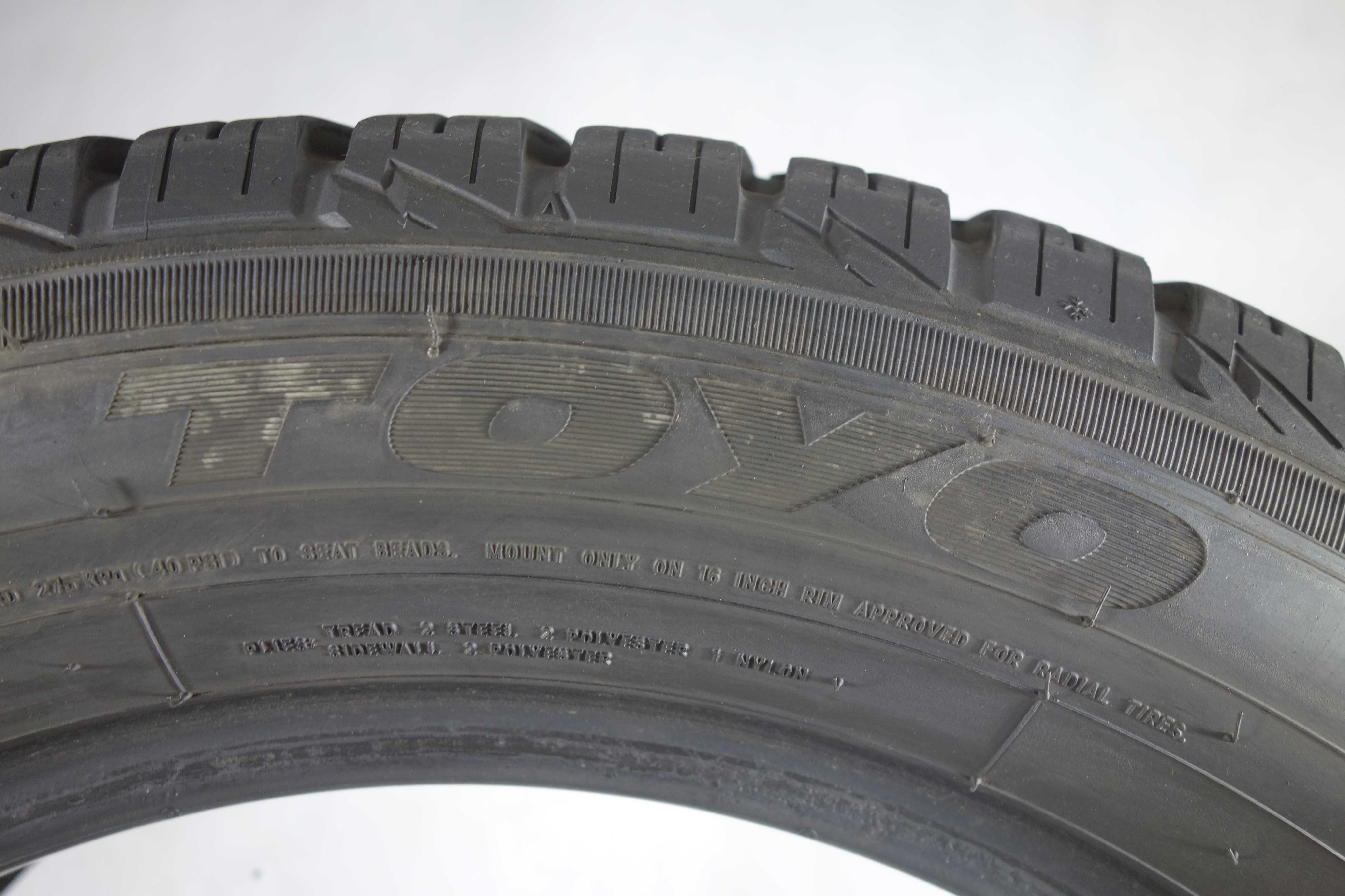 Opony zimowe 205/60/16C - TOYO Observe Van