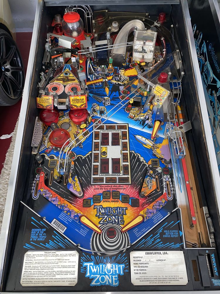 Twilight Zone Bally Pinball Flipper