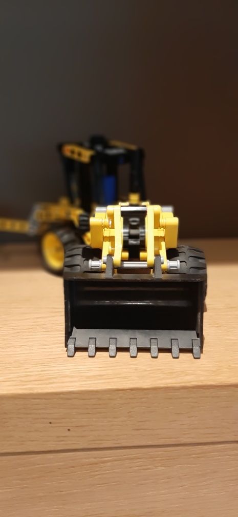 Lego Technic 42004 koparka 2w1 kompletny