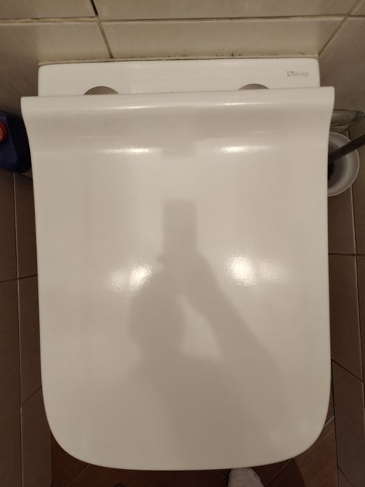 Lavita miska WC podwieszana z deską wolno opadającą