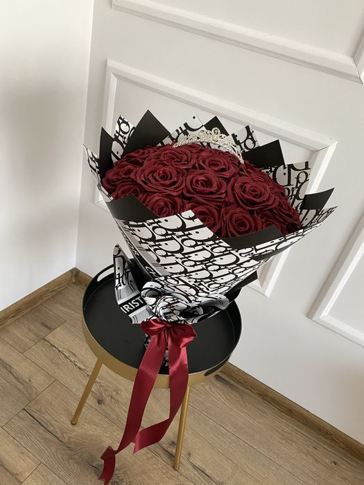 Bukiet wiecznych róż Dior czerwone brokatowe