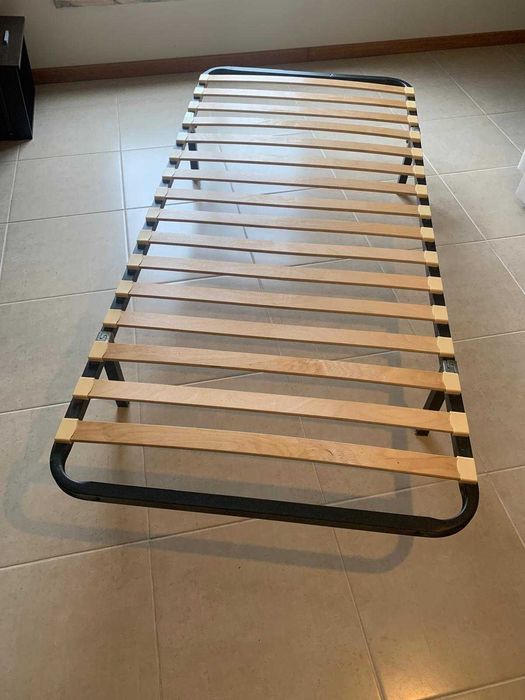 Cama de solteiro com colchão