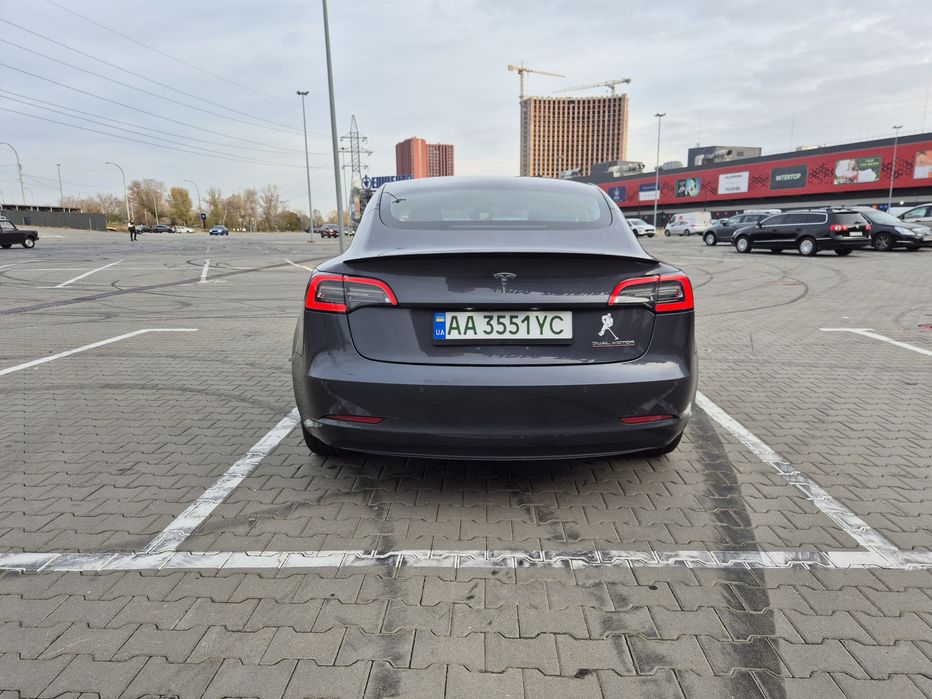 Продам Tesla Model 3