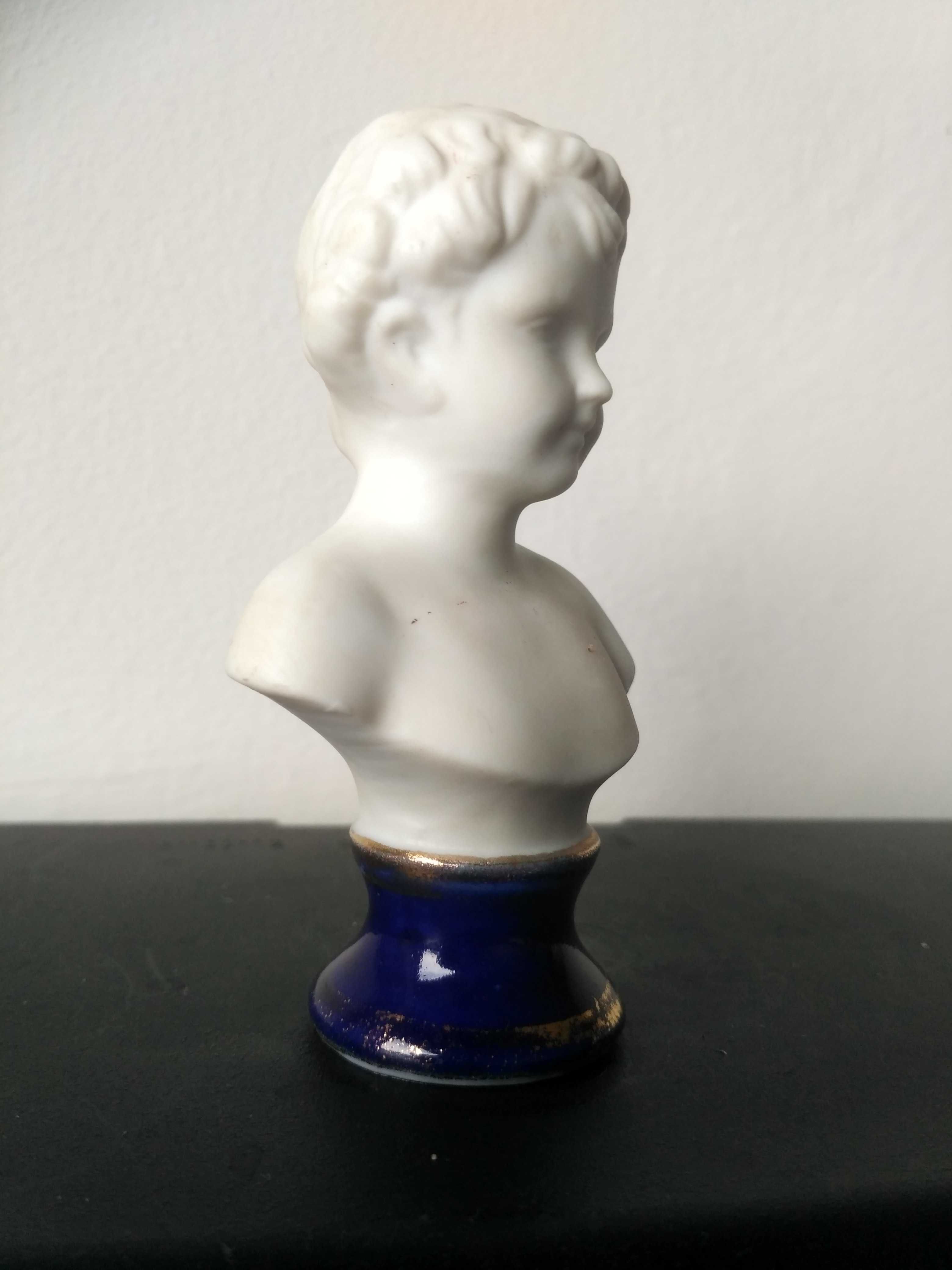 Francuska zabytkowa porcelanowa figurka kąpiąca dziecko t939