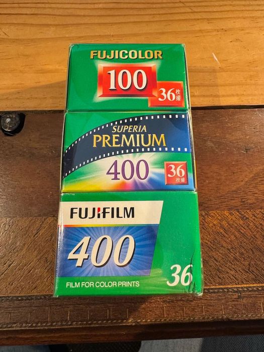 Pack 3 Rolos 35mm (Fujicolor 100 + Superia Premium 400 + Fujifilm 400)