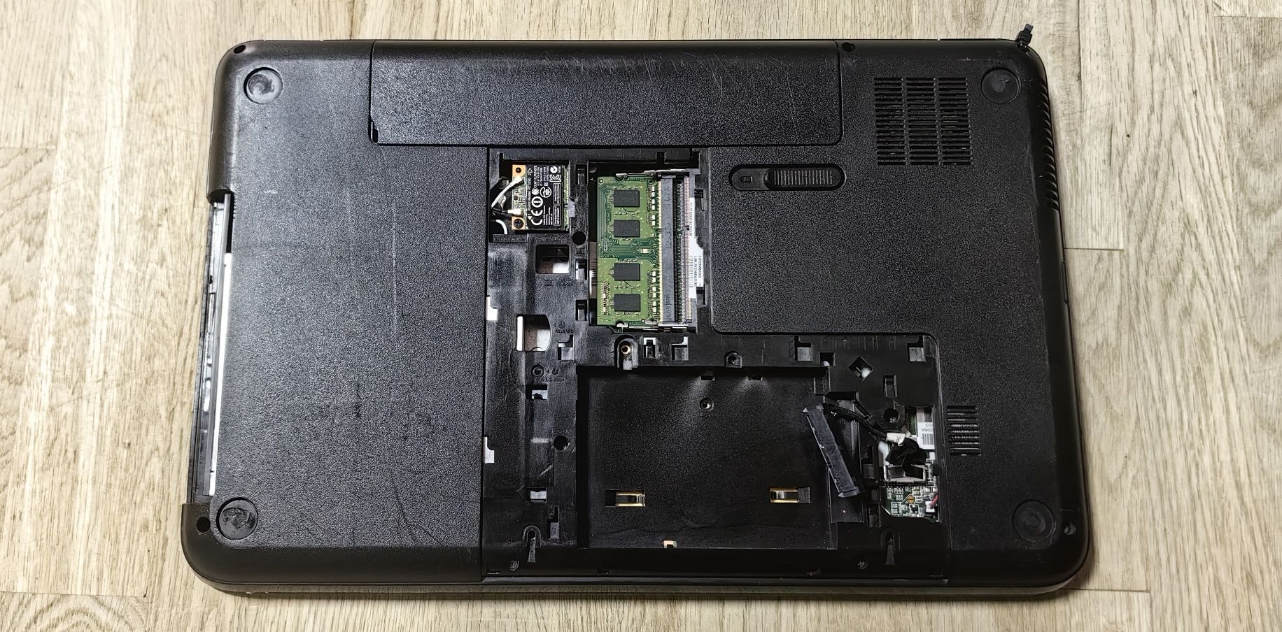 Ноутбук HP 15-220/i3-2370M/Ram 4Gb/HDD No