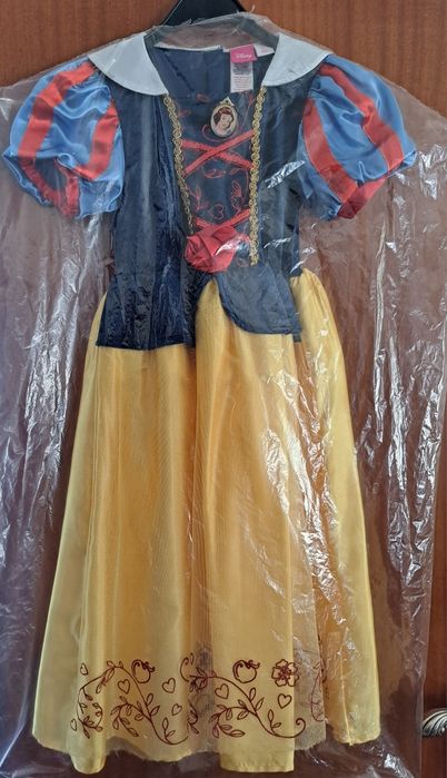 Vestido e Sapatinhos de Branca de neve