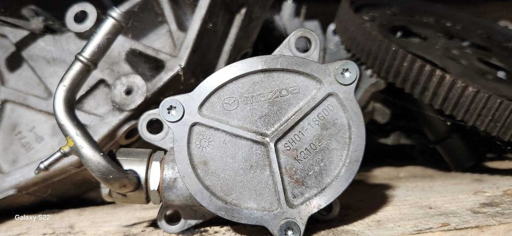 Насос вакуумний SH0118G00 Mazda  cx5  6gj 3 2.2 2012-2020