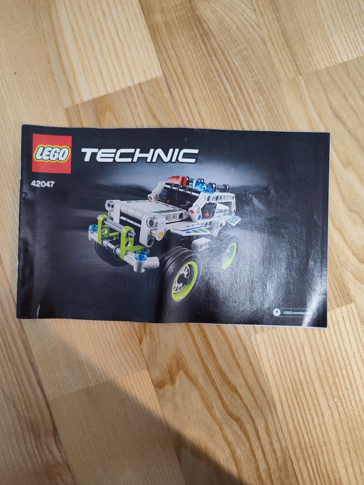 Zestaw LEGO technic 42047 Radiowóz Pościgowy Pull Back