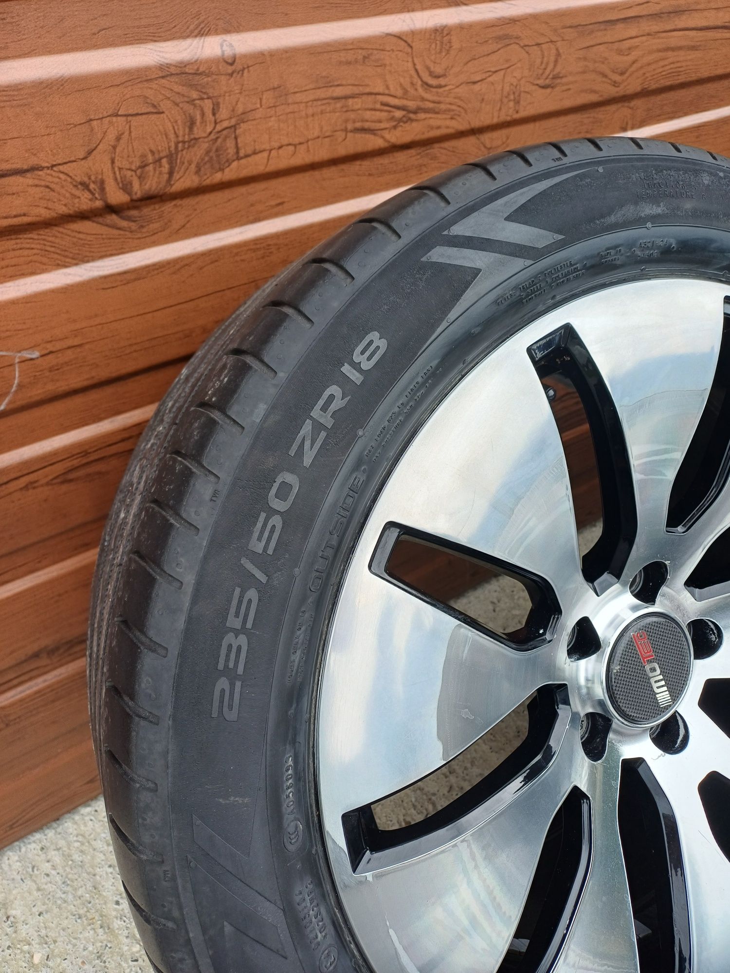 Nokian 2022r 235/50/18 Koła Felgi R18 Lato Motec chrom 5×114.3 CNC SUV