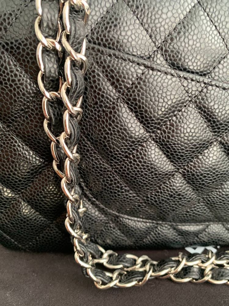Продається оригінальна сумочка Шанель Chanel в гарному стані вживана
