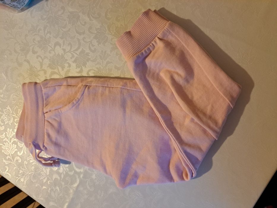 Spodnie dresowe dla dziewczynki 104