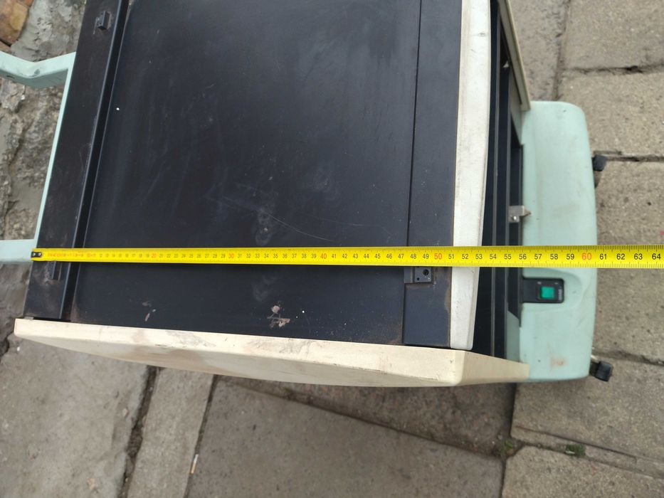 Пересувна тумбочка на колесах