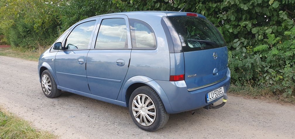 Opel Meriva 2006r. 1.3 CDTI 75KM. 2 Kpl. Opon.Stan dobry.