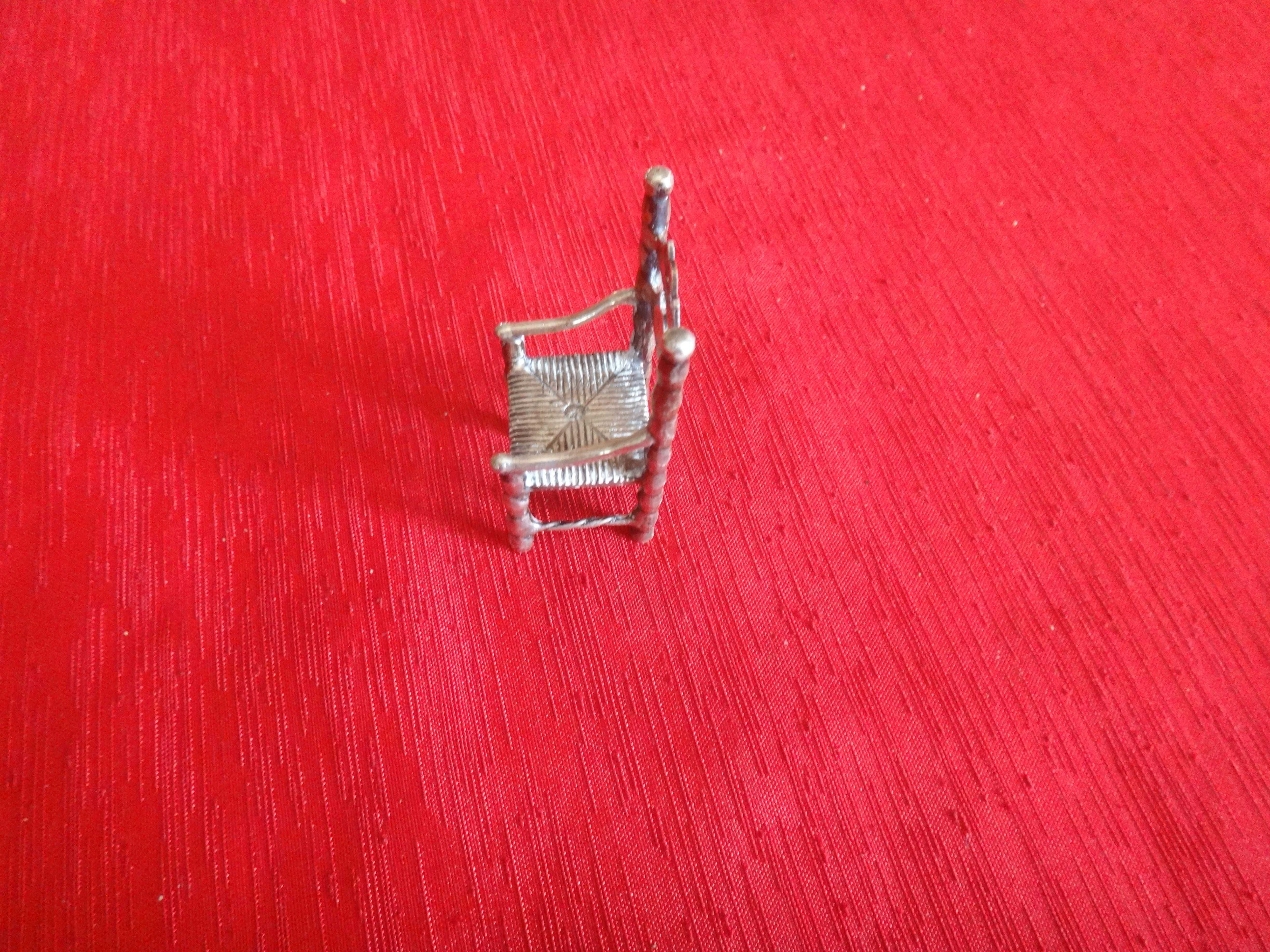 Srebrny fotelik miniaturka - srebro