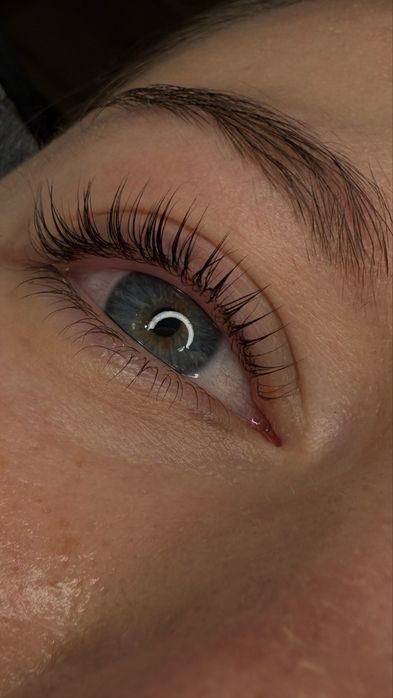 Stylizacja rzęs i brwi – Pabianice