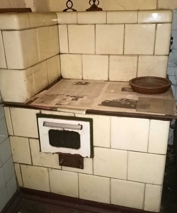 Piec kaflowy kuchenny PRL