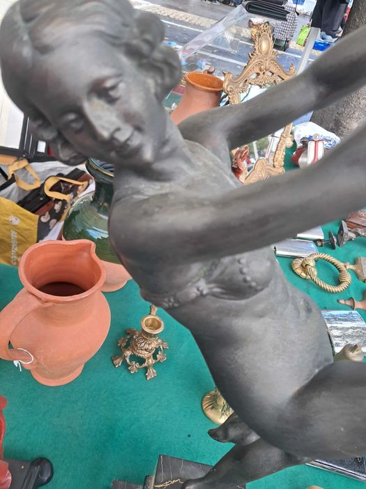 Escultura estilo arte deco