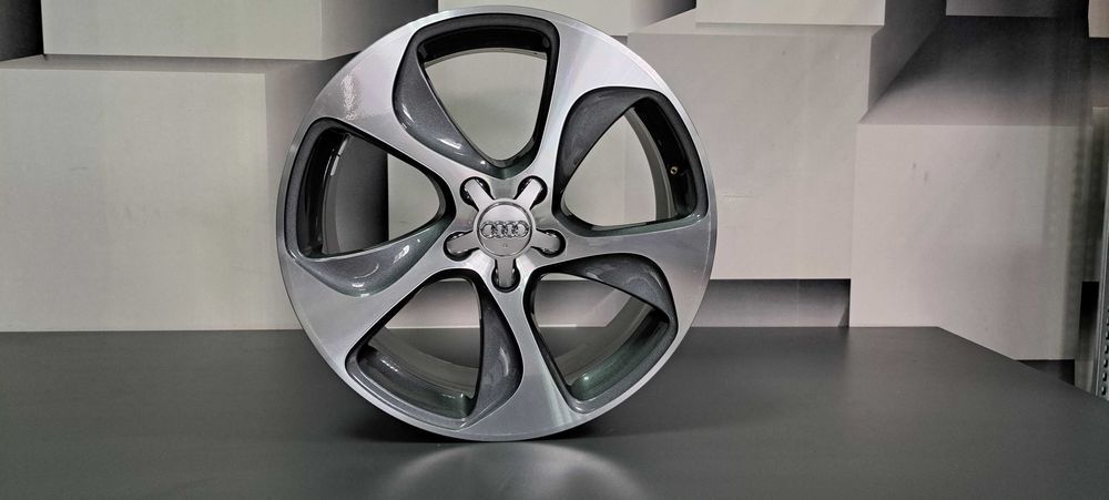 4x Felgi aluminiowe 18" 8V0 Audi A3, A4 7,5 Jx18 ET 51 orginalne