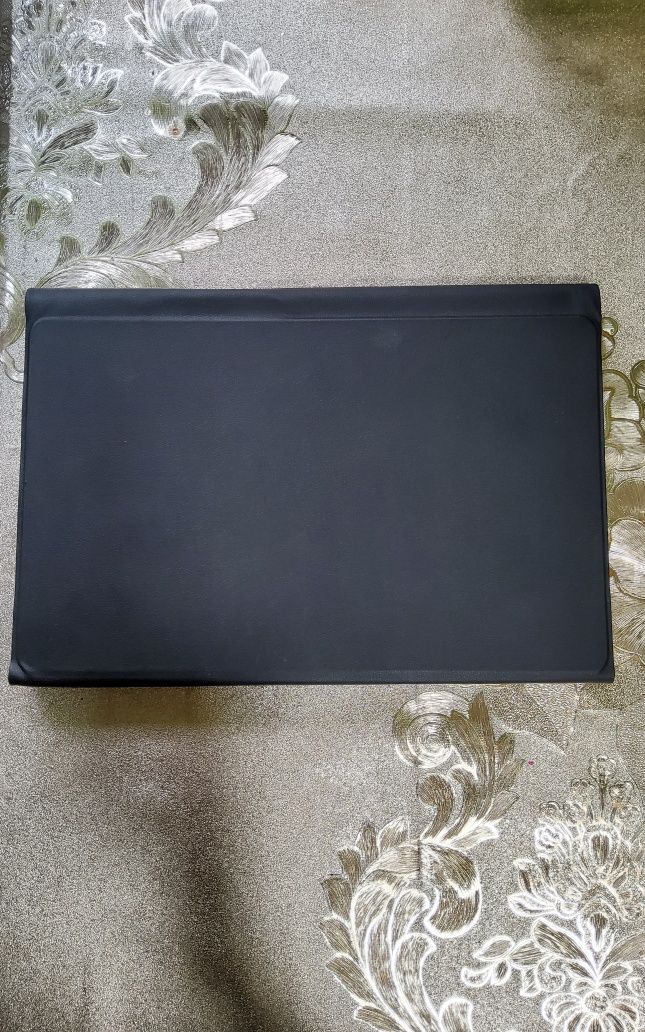 Продам чохол на Lenovo Tab P 11 +