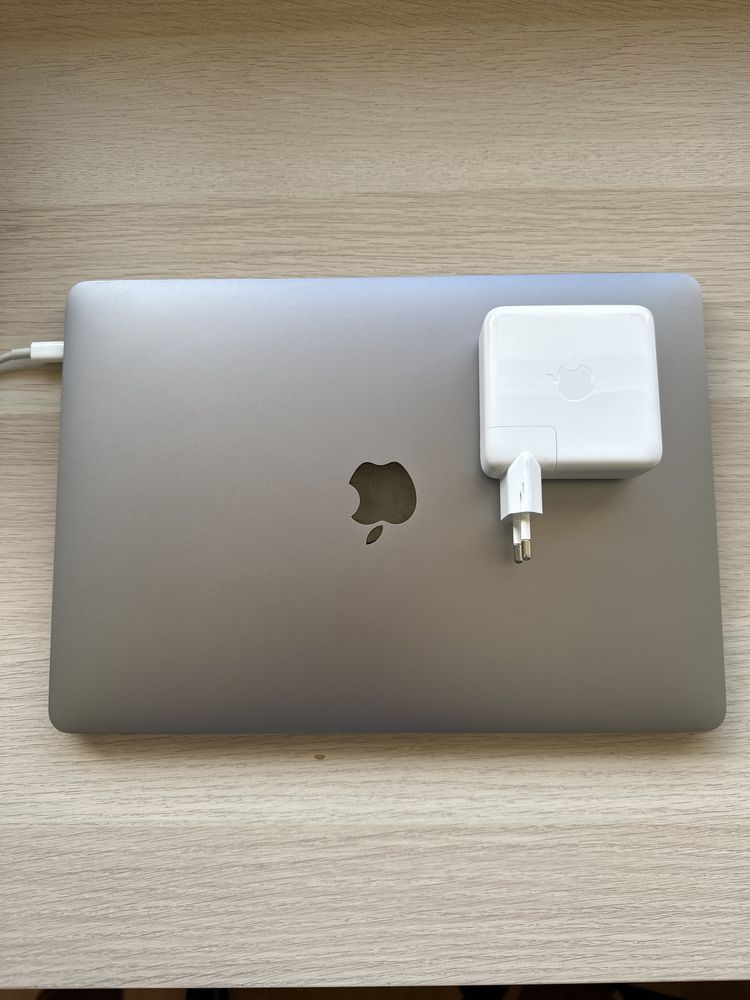 Macbook Pro 13 - i7 Quad-core - 16 GB RAM - 500 GB SSD