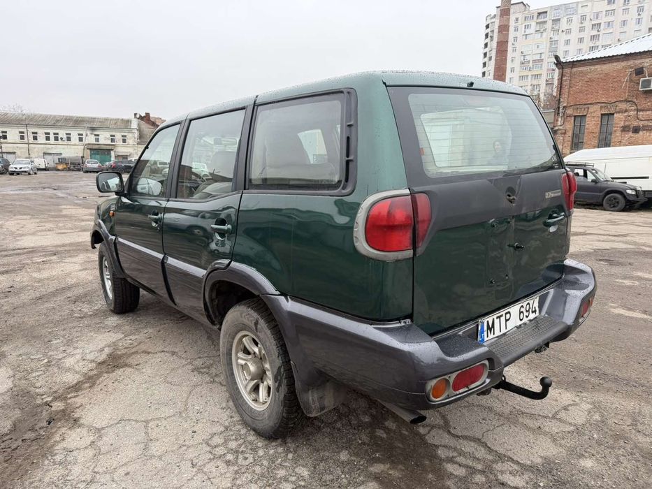 Nissan Terrano 2001рік 2,7дизель повний привід 4х4