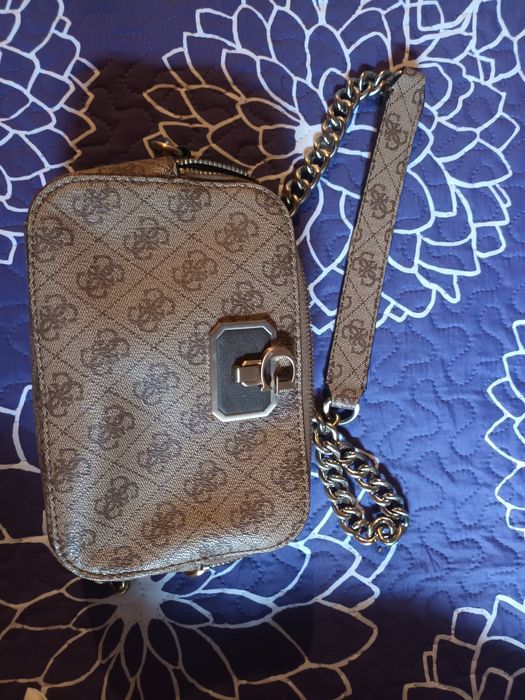 Vendo mala guess usada