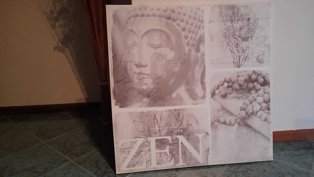 Mesa, quadros, espelho, defumador em bom estado.