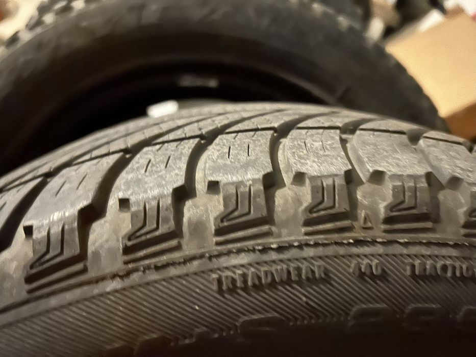 Opony Goodyear 235/55 rozmiar 17. Caloroczne.