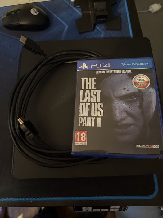 Ps 4 slim + OF THE LAST 2