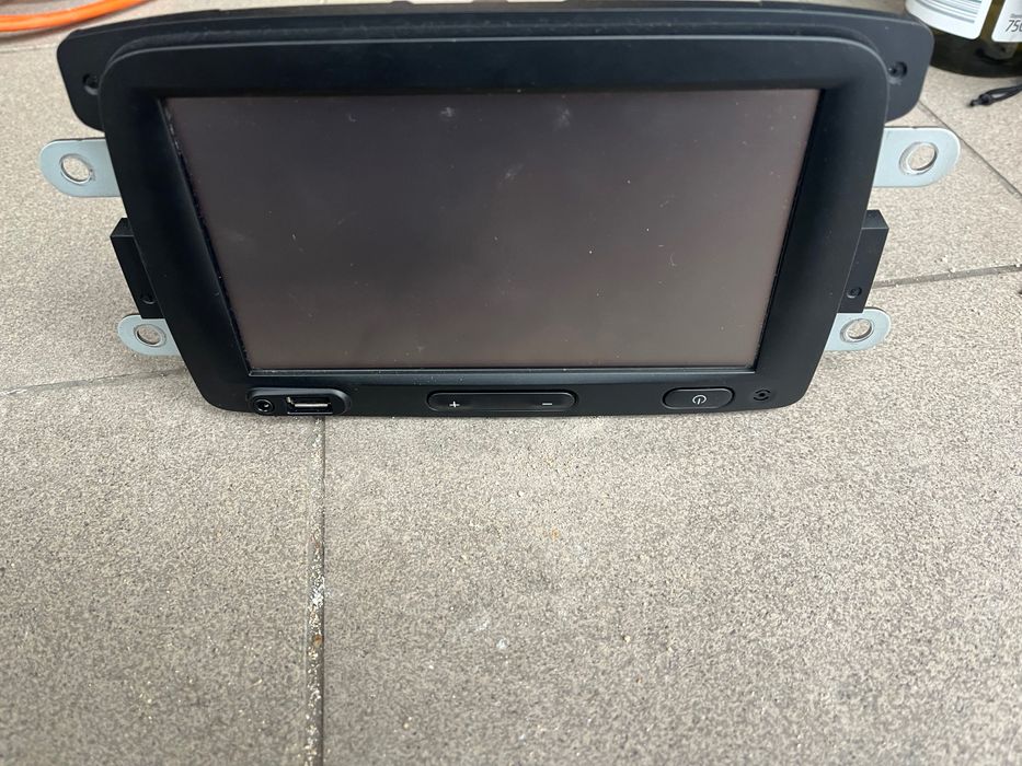 Radio media navi Renault Trafic, uszkodzone