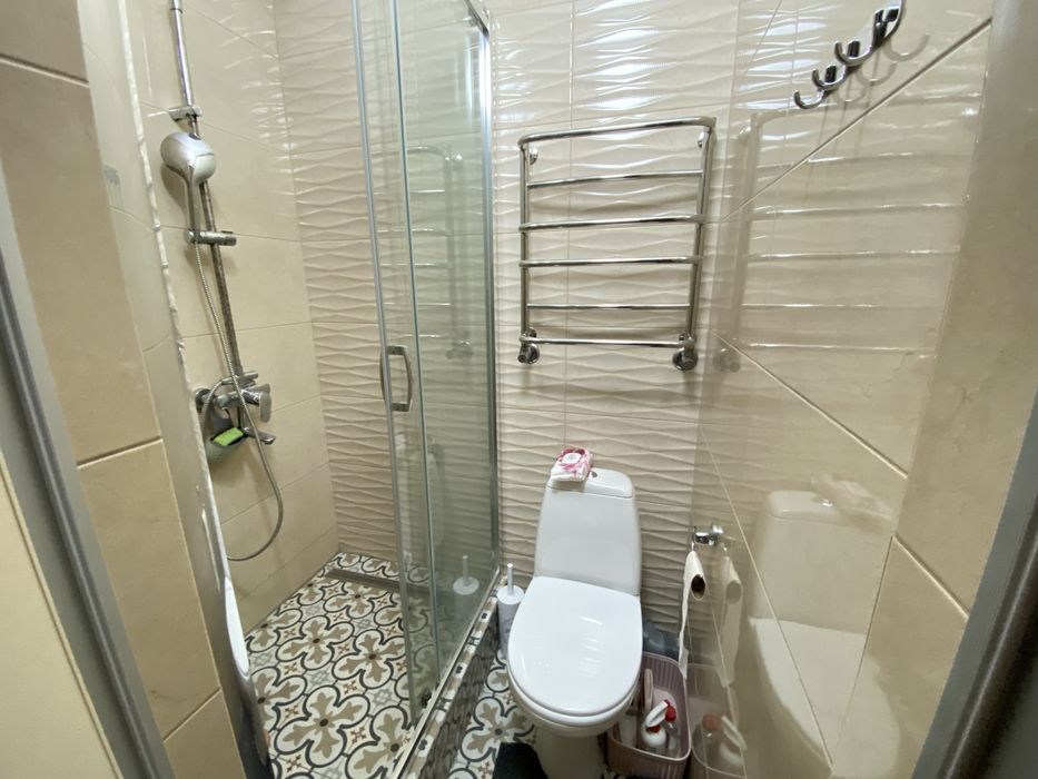 Продам в новобудові 4к квартиру з ремонтом, ЖК Лазурний на Намиві