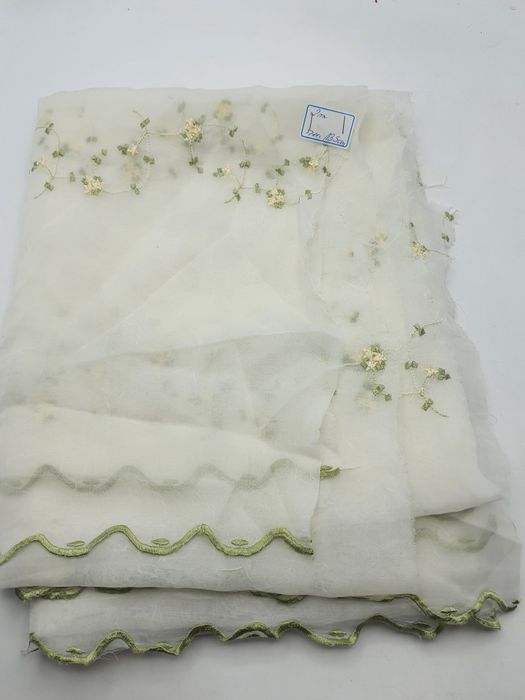 Tkanina ozdobna kupon 2 m.x 135 cm.