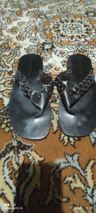 Индийские шлёпки 42 размера у меня 43 с половиной тоше подошли 400 гр.