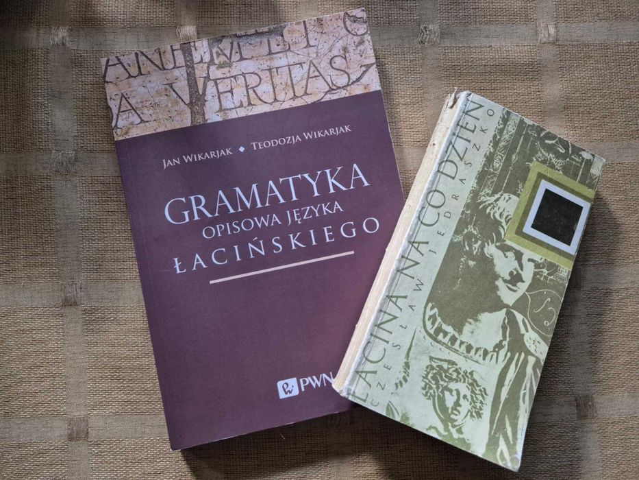 "Gramatyka opisowa języka łacińskiego" + gratis "Łacina na co dzień"